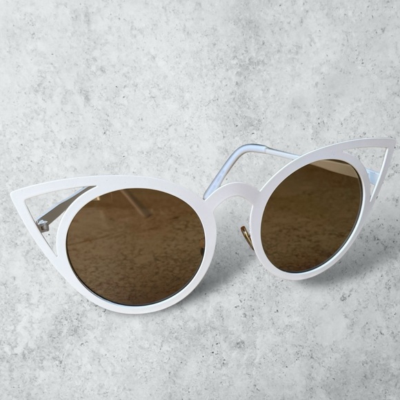 STYLIZED SUNGLASSES 🪢 WHITE, NIP - Picture 1 of 10